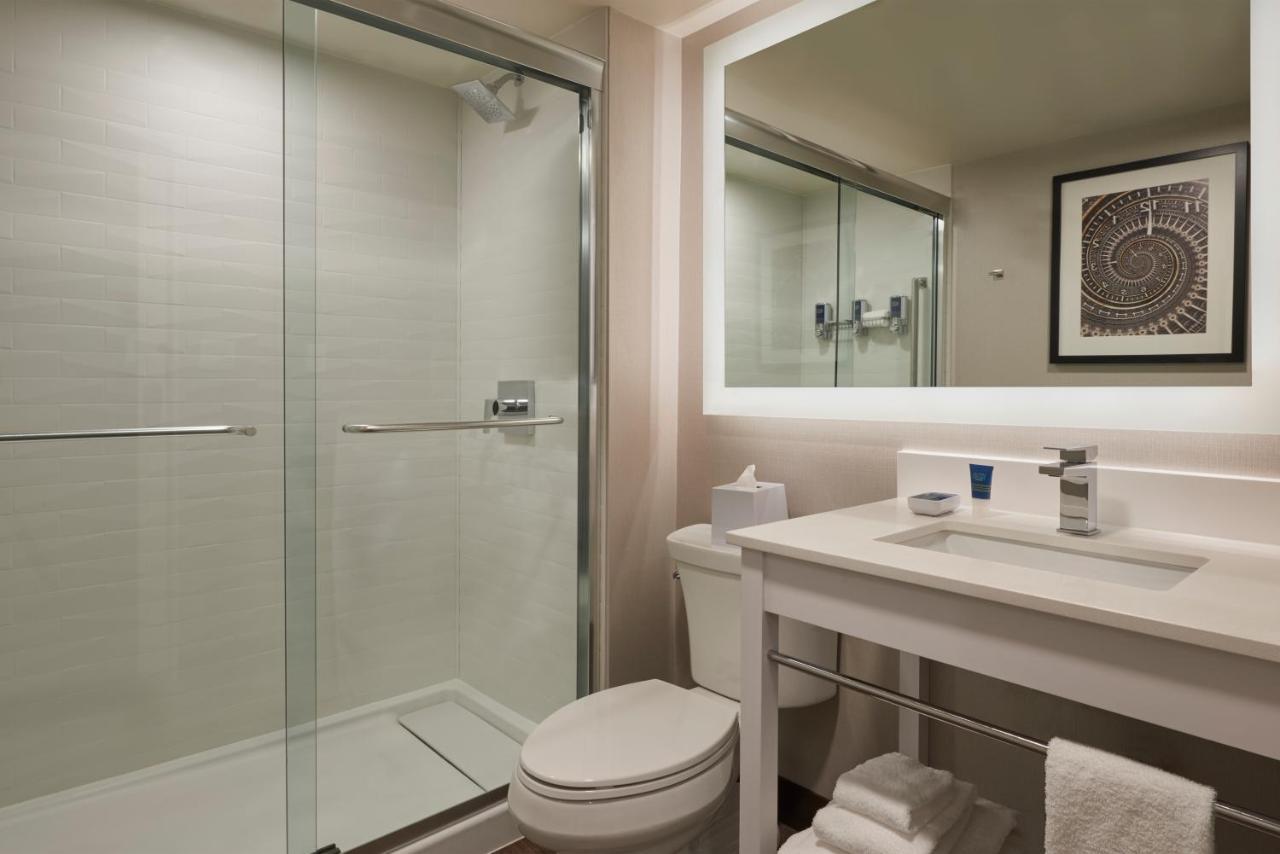Four Points By Sheraton Toronto Airport East Εξωτερικό φωτογραφία